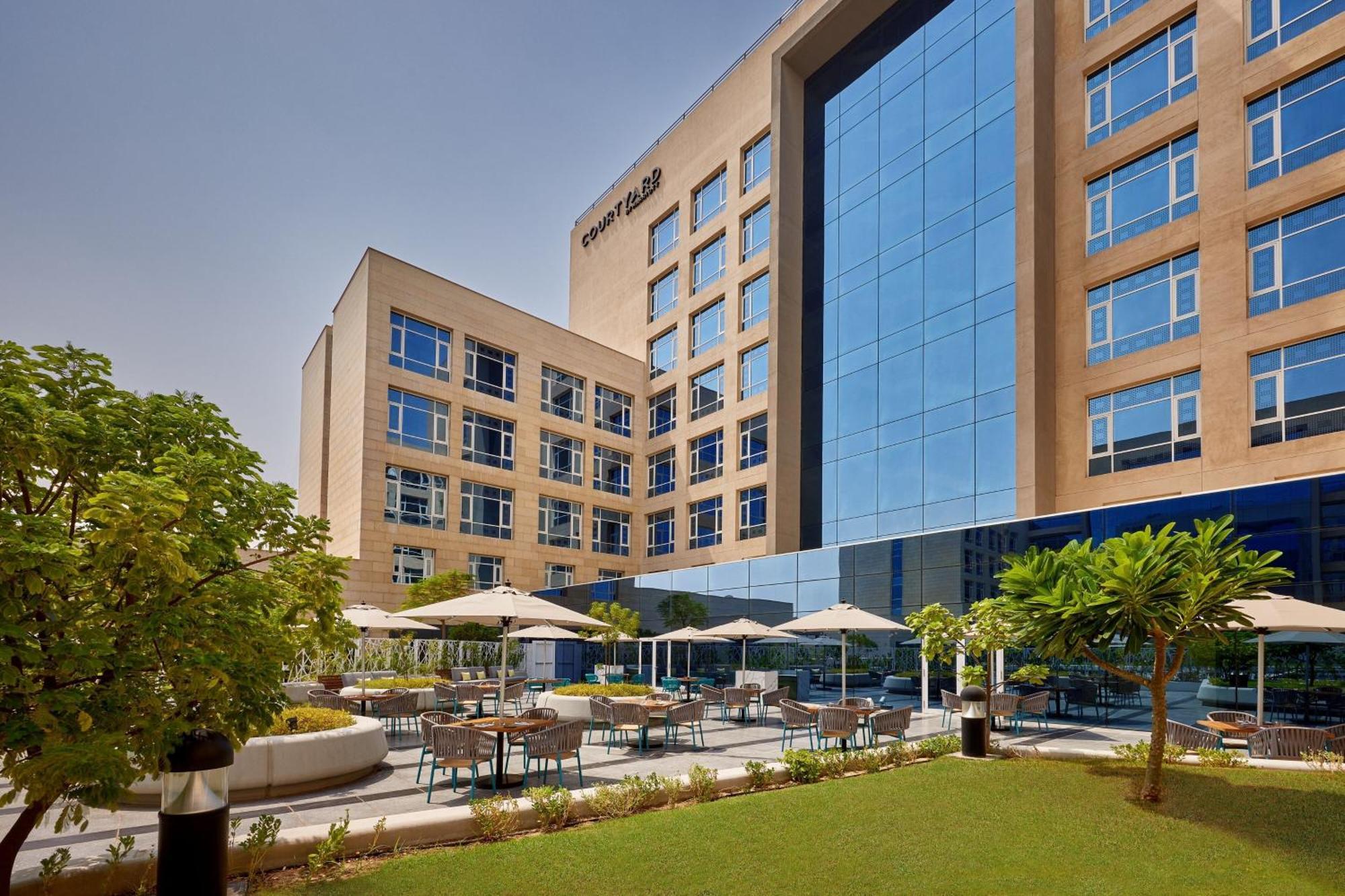 Courtyard By Marriott Jubail Hotel Eksteriør billede